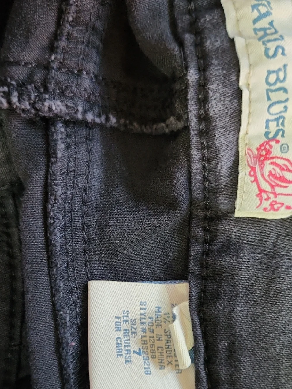 🚨2/$25 or 5/$50🚨Paris Blues Women’s Black Skinny Jeans - Picture 3 of 3